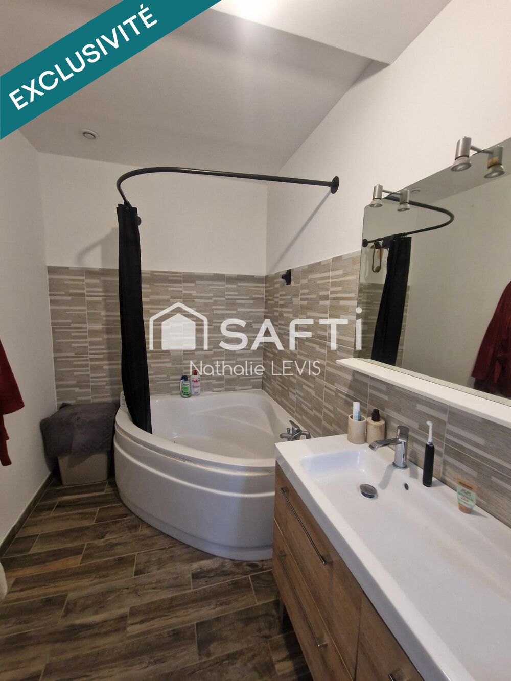 Vente Maison Maison mitoyenne sans aucun travaux  avec 2 stationnements privés, un jardin,  dans un quartier calme Avion