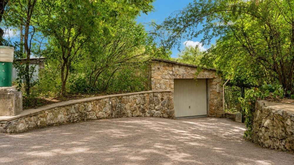 Vente Maison UN HAVRE DE PAIX AU BORD DE LA RIVIÈRE, IDÉAL POUR UNE VIE DE FAMILLE Salernes