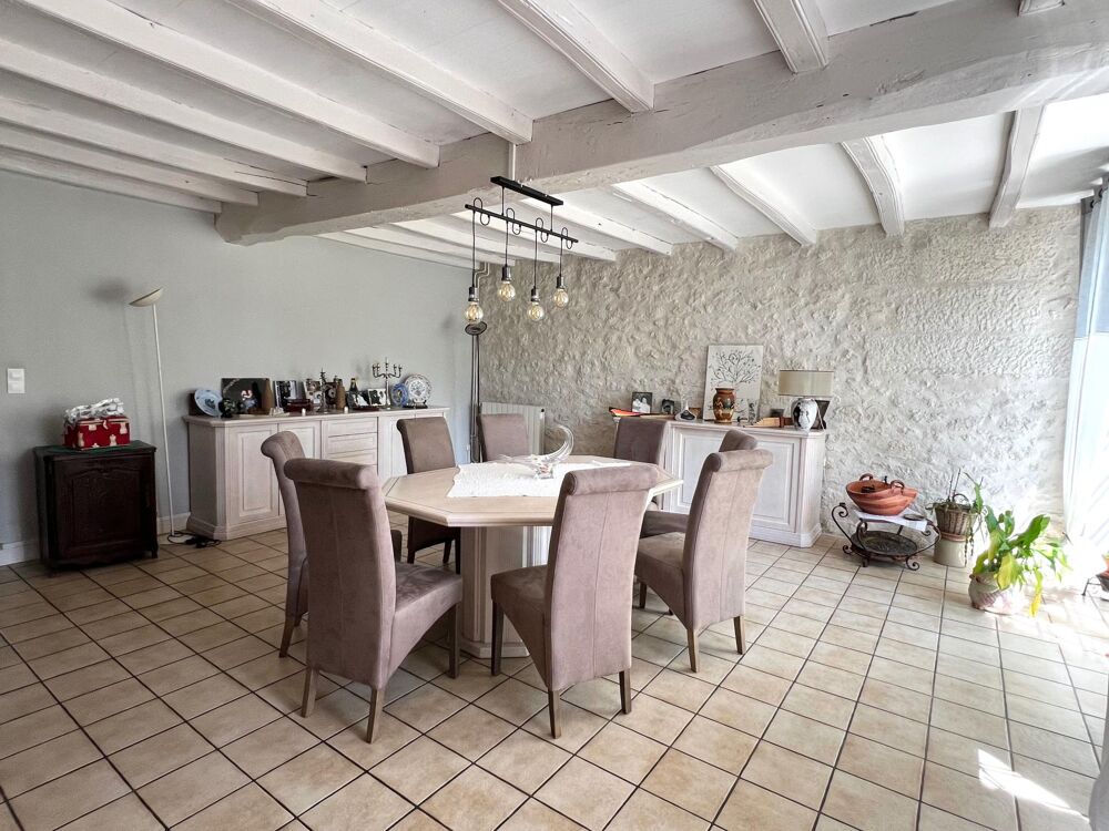 Vente Maison Belle propriété d'environ 195 m2 à Dompierre sur Charente, entre Saintes et Cognac Dompierre-sur-charente