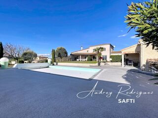  Maison � vendre 8 pi�ces 220 m�