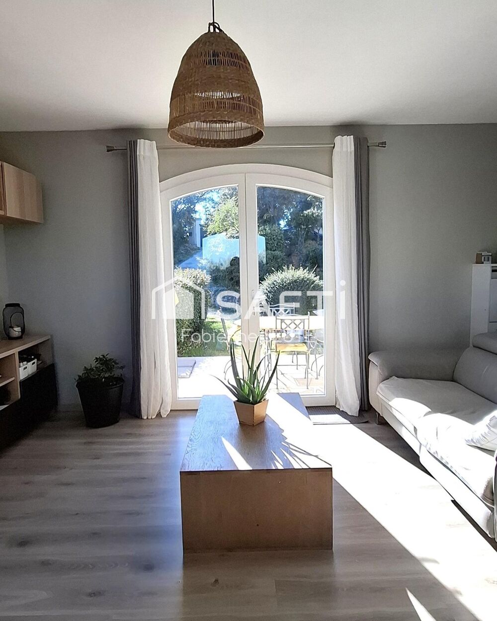 Vente Maison Maison  5 pièces, dont 3 chambres, aucun travaux Jonquerettes