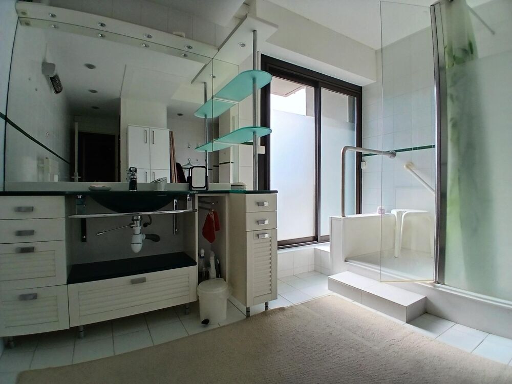 Vente Appartement BEL APPPARTEMENT dDE TYPE T5 AUX PORTES DE BORDEAUX Merignac