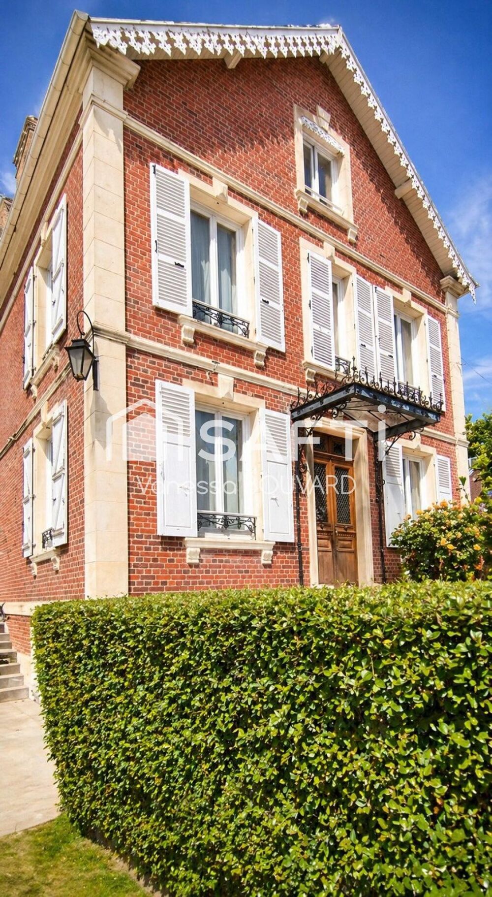 Maison de caractère 4 chambres et + avec jardin et garage