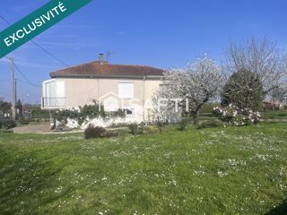 House in Neuville-de-Poitou