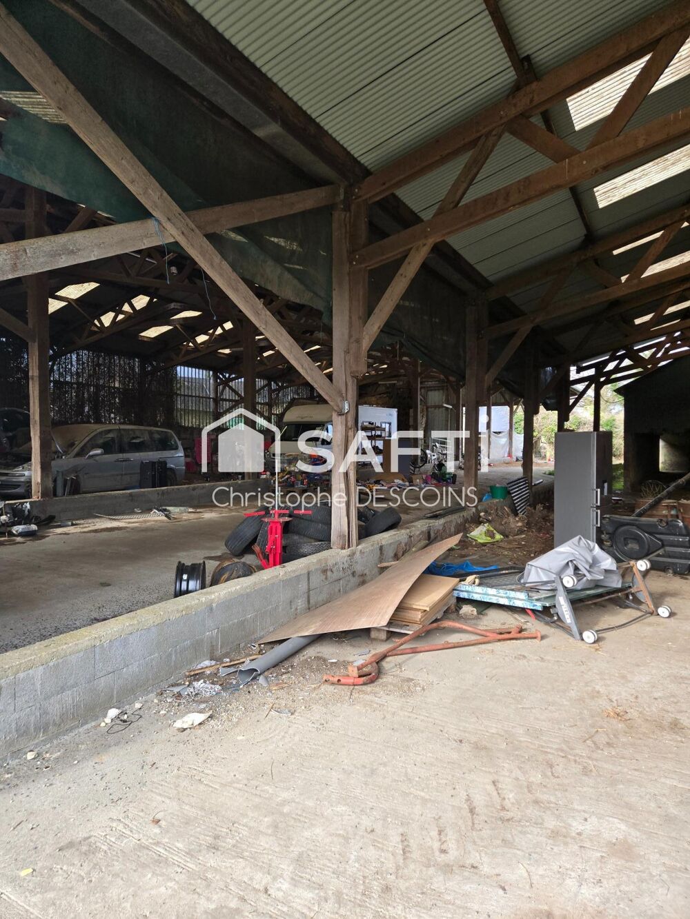 Maison de 180 m² avec vastes dépendances sur 24 500 m² à Chailland