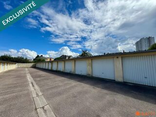  Parking / Garage  vendre 380 m