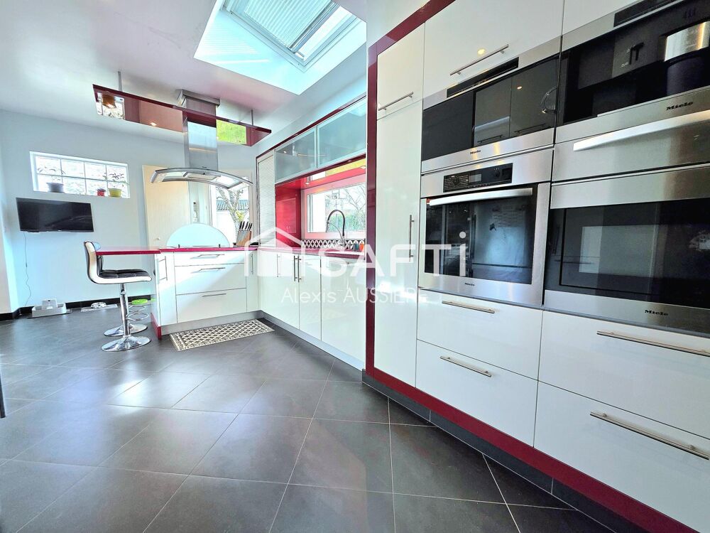 MAISON 214M2 +402 M2 TERRAIN