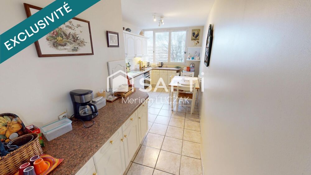 Vente Appartement RARE À POISSY – 96 m² lumineux, 3 chambres, terrasse, parking, cave, à deux pas de la gare. Poissy
