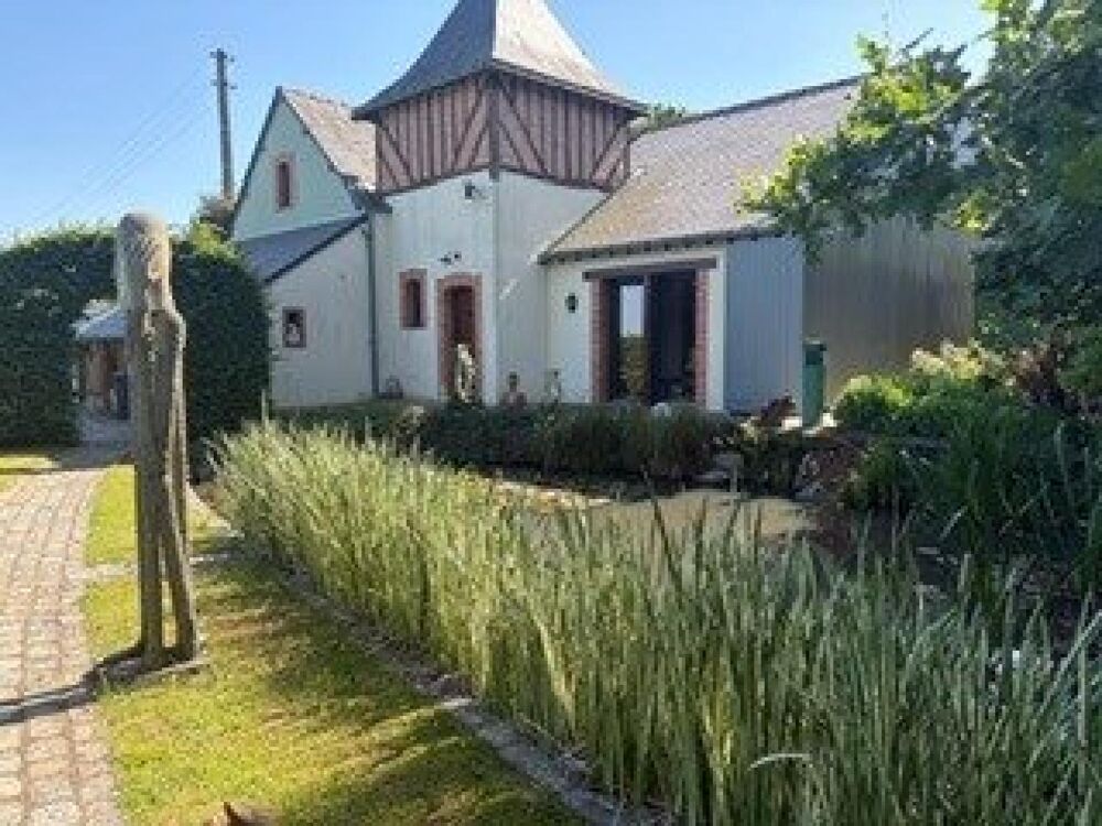 LA BACONNIÈRE Maison atypique en parfait état