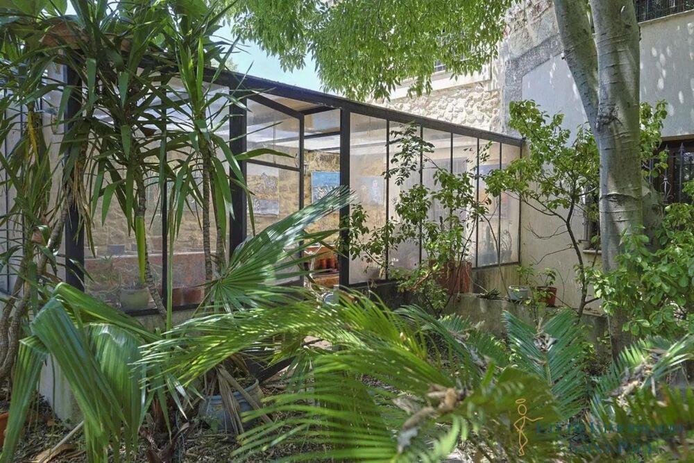 Maison dException de 245 m²  Ancien Chai Viticole Rénové en 2000