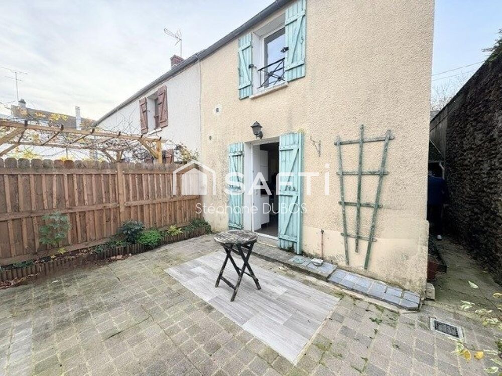 CHARMANTE MAISON DE VILLE AVEC SA TERRASSE SANS VIS-A-VIS
