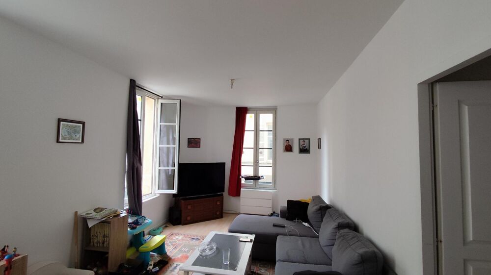 Vente Immeuble Immeuble rentable en centre ville / 200 m² Saint-jean-d'angely