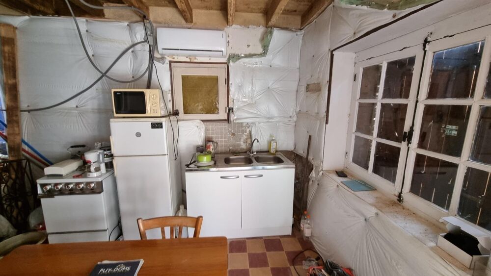 Maison 75 m² dans le centre bourg de Chateldon