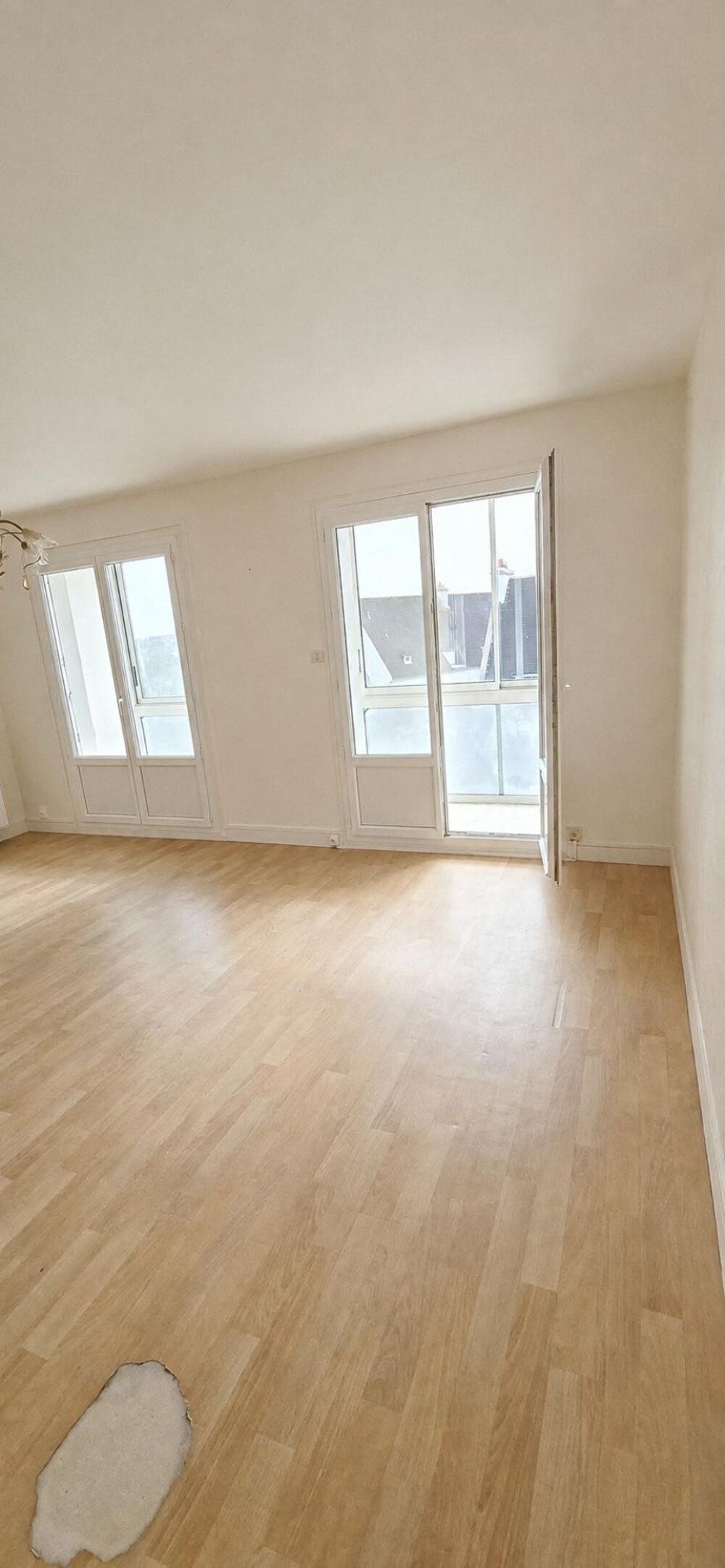 Vente Appartement Roscoff – Studio 40 m² avec cuisine indépendante, balcon plein sud et parking Roscoff