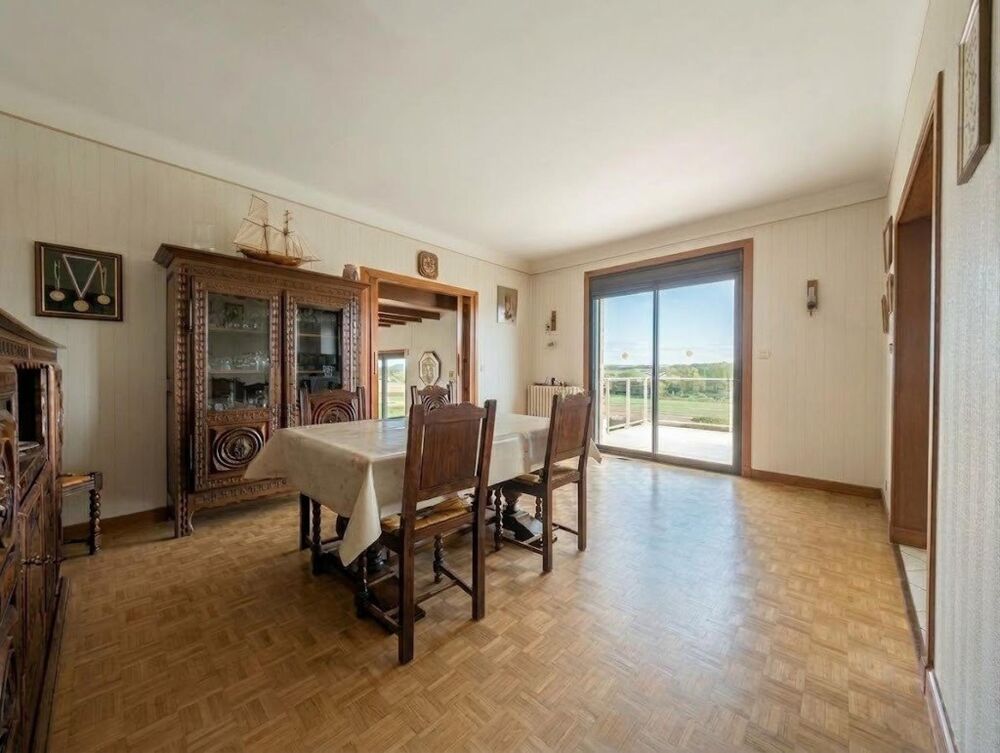Vente Maison Maison 186m² vue dégagée, 4 chambres, terrain 1125m² à Génelard Genelard