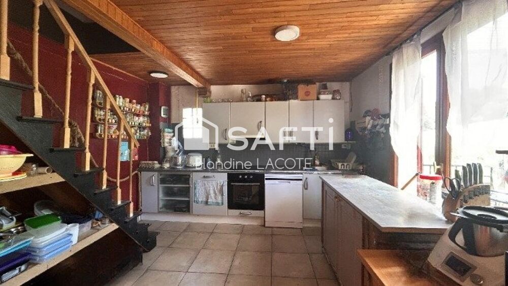 Maison de campagne isolée - 3 hectares - Dépendances