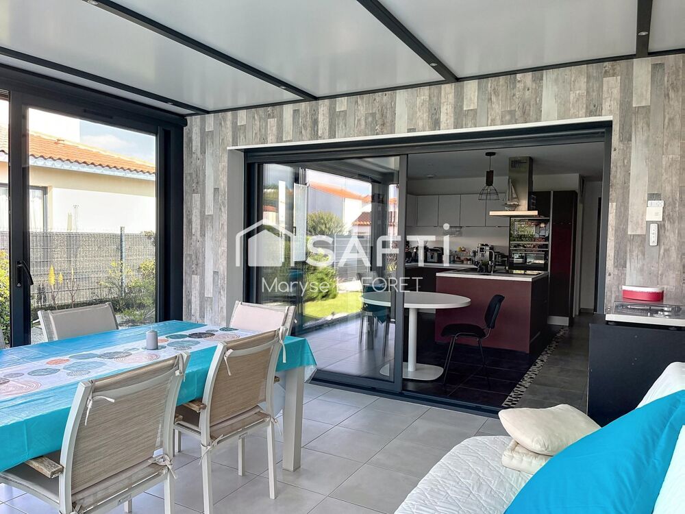 Villa récente (2021)  125 m²  Piscine & prestations haut de gamme.