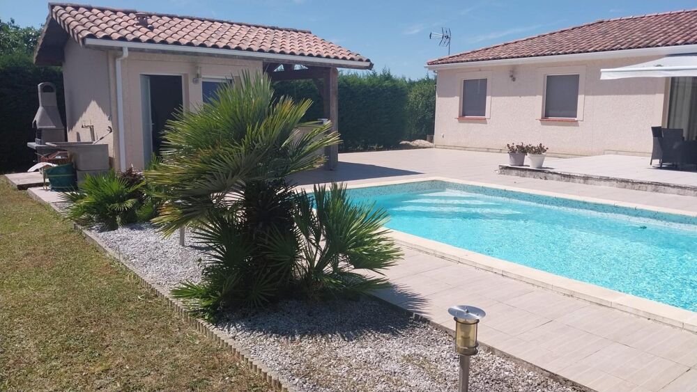 Vente Maison Maison de 125 M2 implanté sur un terrain de 1200 M2 proche des commodités avec piscine et pool house. Montauban