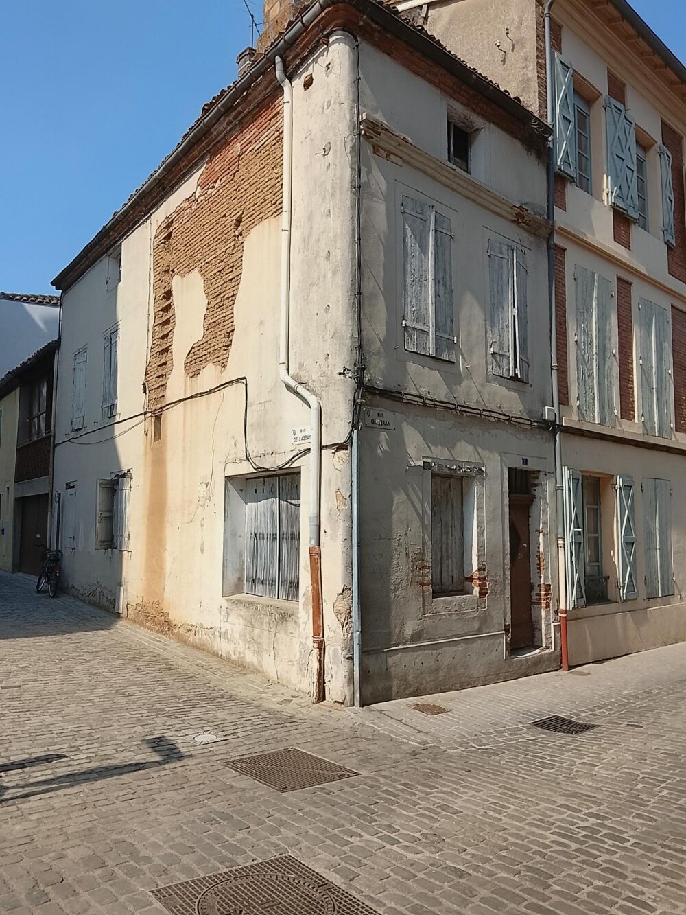 Maison de ville à rénover 100 %  Idéal investisseur