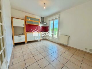  Maison à louer 7 pièces 166 m²