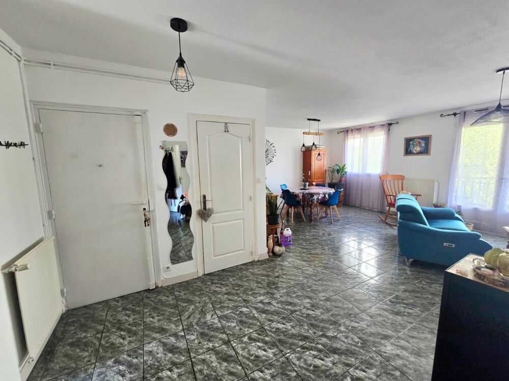Vente Appartement SAINT-ÉTIENNE – Beau T4 transformé en T3 avec deux balcons, ascenseur Saint-etienne