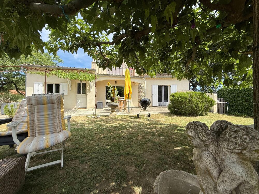 Quartier prisé, pour cette maison de l'an 2000.
