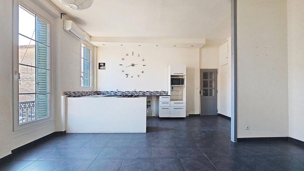 Le charme dun village, ce T3 contemporain au centre de Roquevaire va vous surprendre