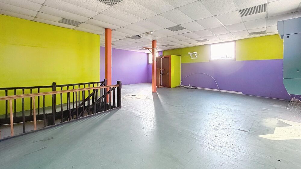   LOCAL COMMERCIAL 600 m² à rénover + terrain constructible 