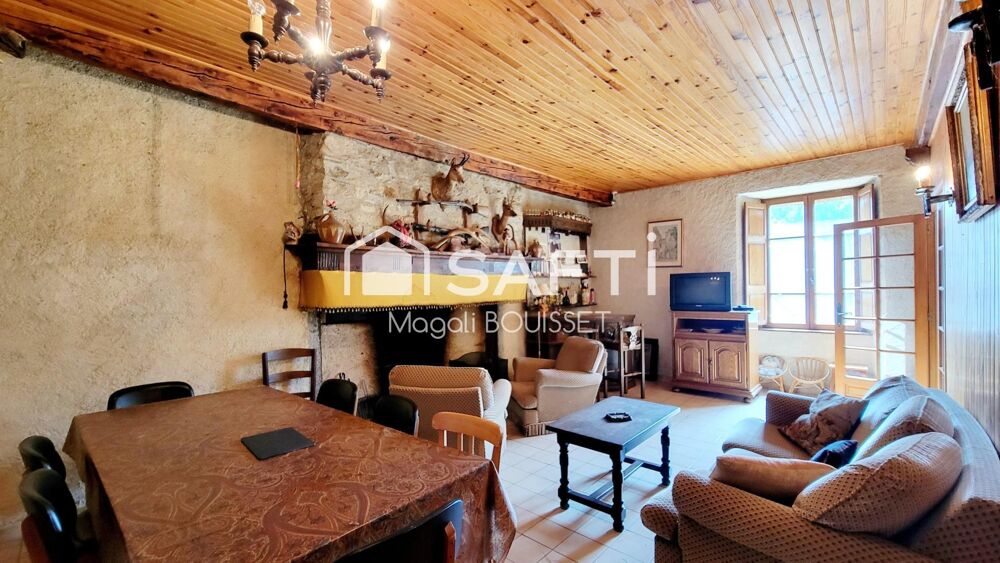 Vente Maison Maison en pierre T5 environ 165m² de caractère, à rénover avec fort potentiel. Vendu meublé. Portet-de-luchon