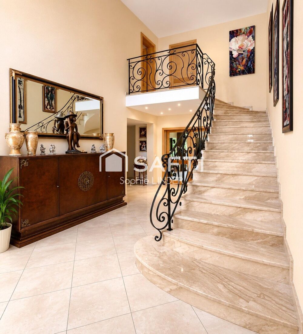 À Argancy maison de 253 m² + 125 m² de combles, sur un terrain de 4770 m2