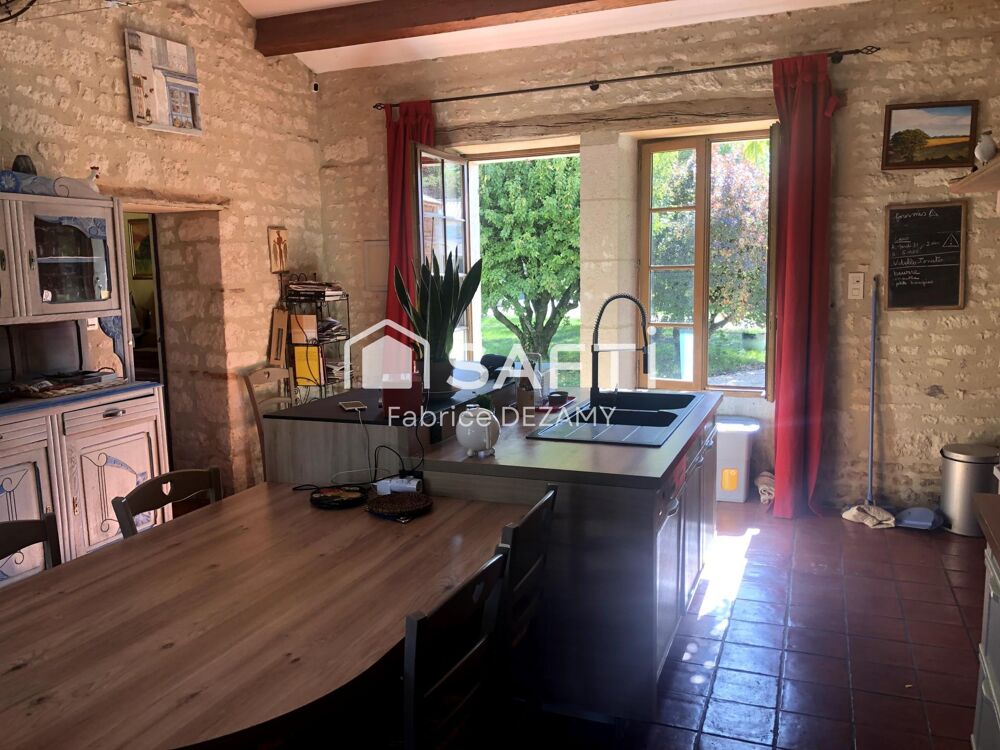 Vente Maison Bien de prestige en centre bourg. Sainte-gemme-la-plaine