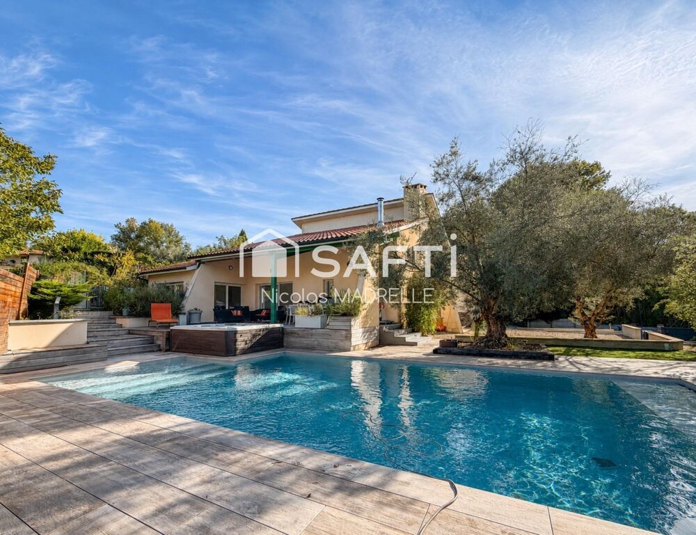 Vente Maison Maison 195 m², piscine, vaste terrain, dépendances Saint-loubes