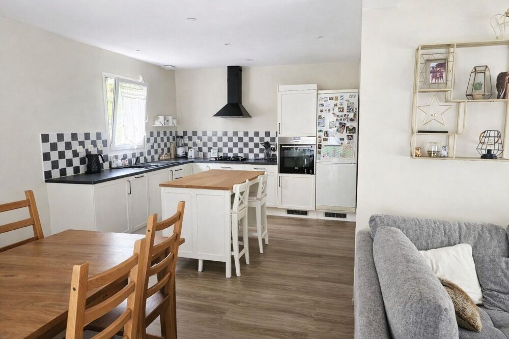 Vente Maison Volumes, tranquillité et potentiel : une maison familiale rare dans un environnement recherché Saint-martin-de-fontenay