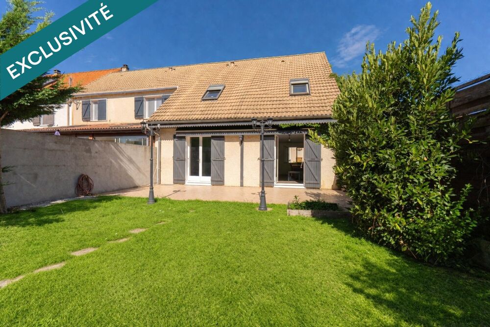 Maison familiale , 4 chambres , Garage , bon état général .