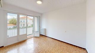  Appartement à louer 4 pièces 81 m²