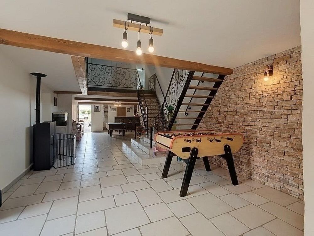 LA DOMINANTE  Propriété 20 pièces avec piscine, sauna et 2 appartements
