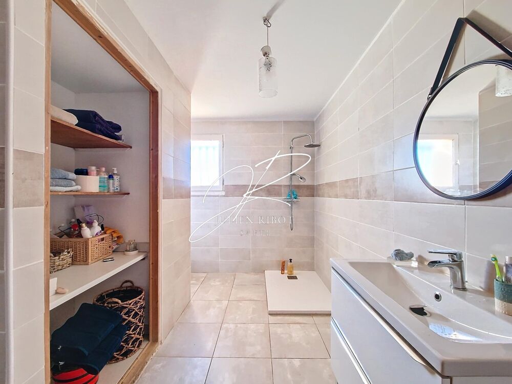Vente Maison Maison T8 5 chambres 189 m² garage Beziers