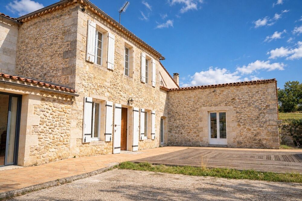 FRONSAC  Une maison en pierre de caractère | 170 m² | 5 chambres + bureau |