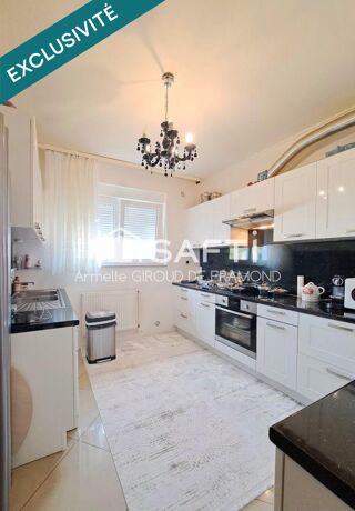  Immeuble à vendre 211 m²