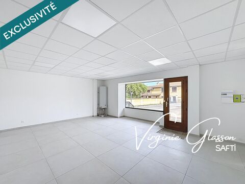   Grand local commercial avec vitrine et grande surface 
