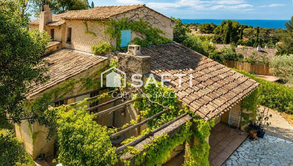 à vendre  Maison Saint-Raphaël (83700)