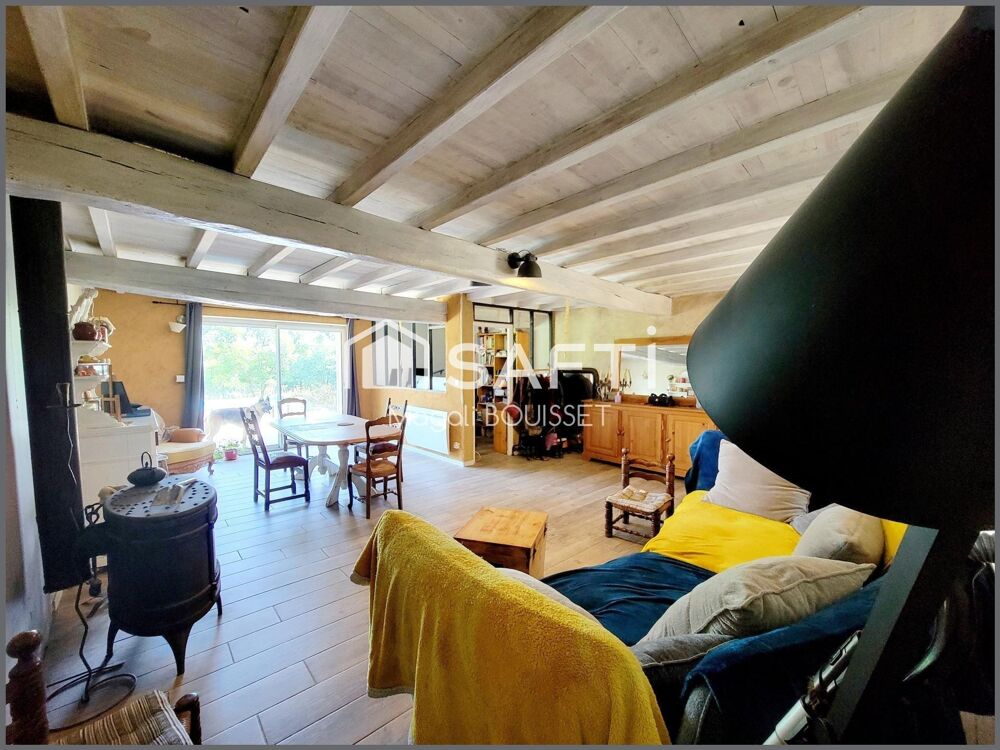 Vente Maison Maison T3 de 93m² et grange attenante d'une surface environ de 155m2, comprenant notamment une cuisine ouverte sur une salle à m Terrebasse