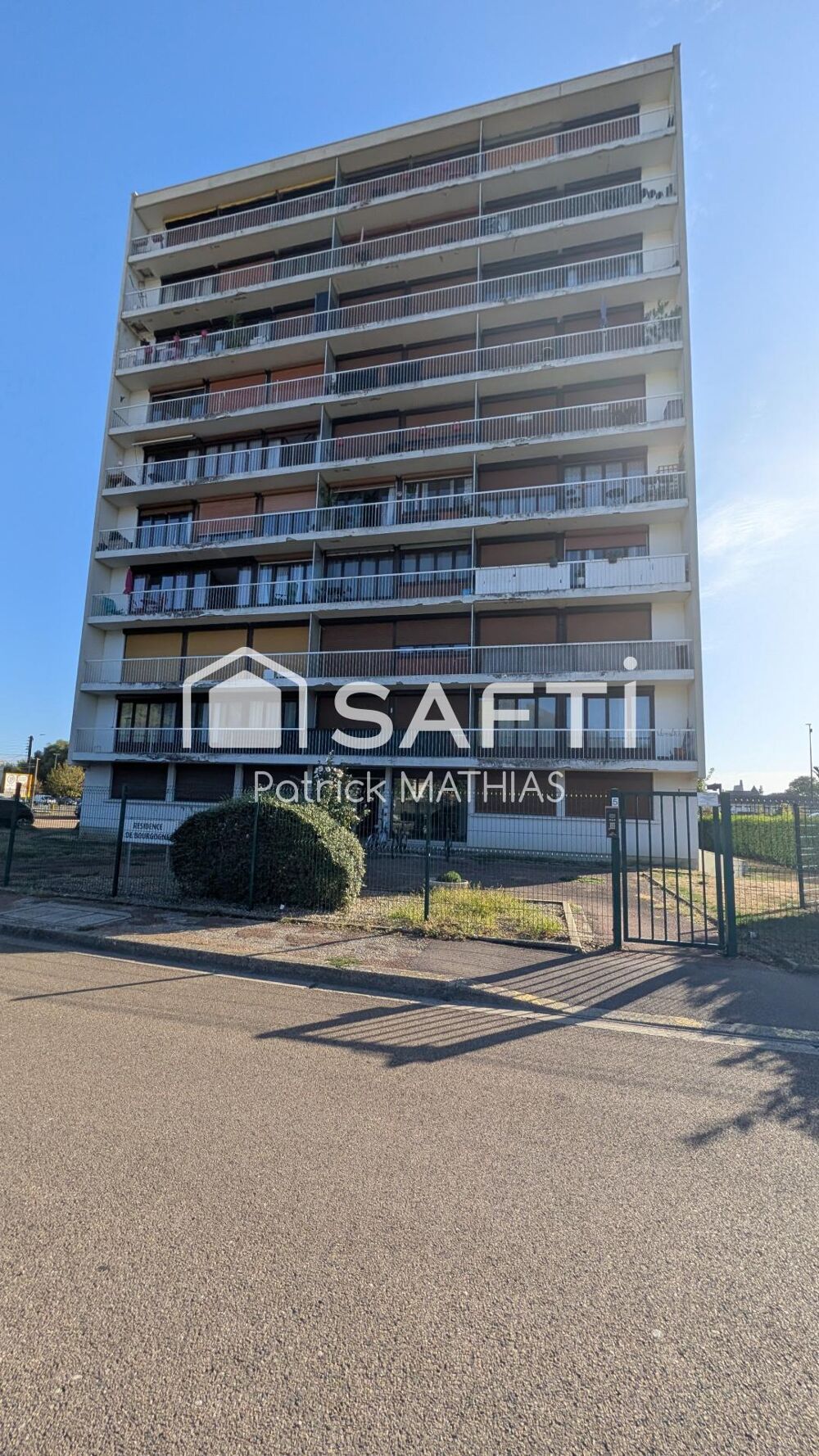 Vente Appartement Appartement  T3  avec cave et place de parking Sens