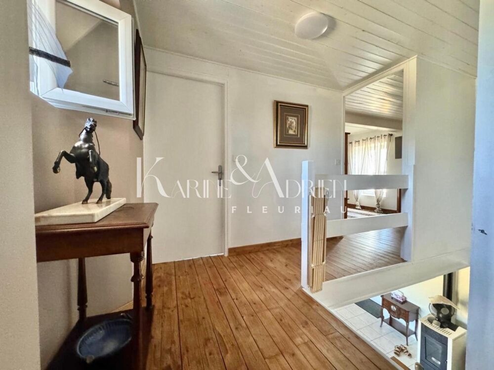 Vente Maison CHARMANTE MAISON EN PIERRE LUMINEUSE , 3 CHAMBRES ,PRÉAU,GARAGE ET ÉCURIE Puy-de-serre