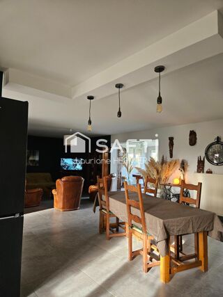  Maison  vendre 6 pices 180 m