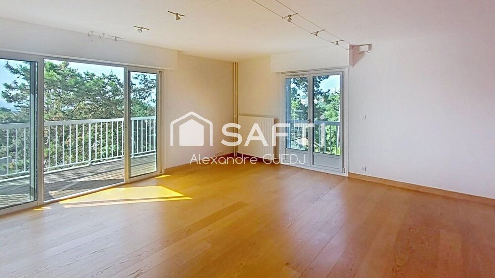 Vente Appartement GRAND T4 DE 95 M² EN EXCELLENT ETAT + TERRASSE + PARKING + CAVE Caluire-et-cuire