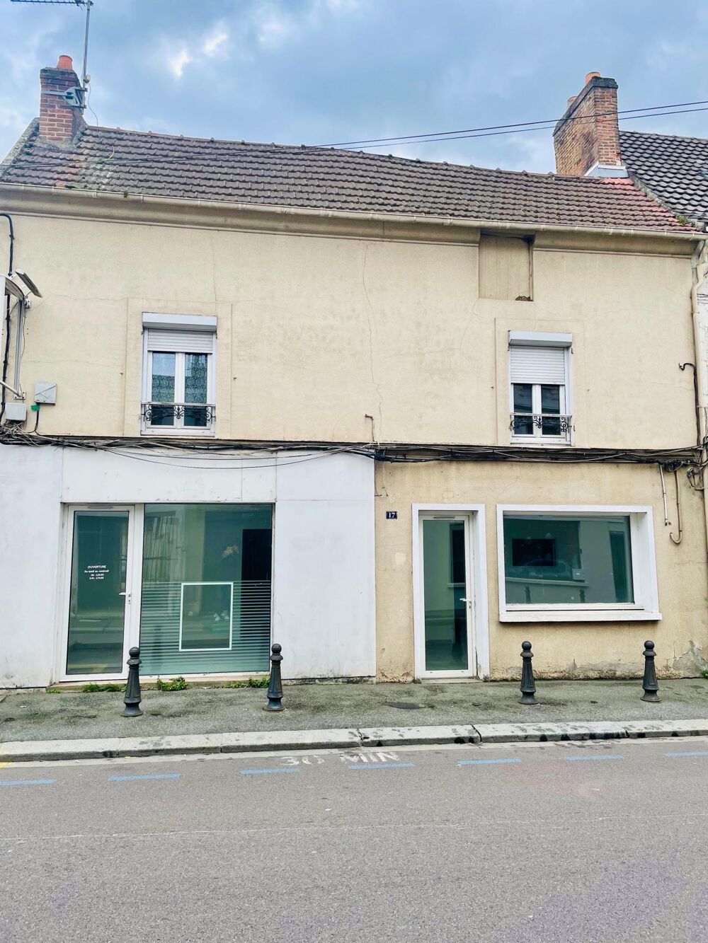 Vente Immeuble Rare à la vente !!! Immeuble composé d'un duplex et deux locaux commerciaux Bonnieres-sur-seine