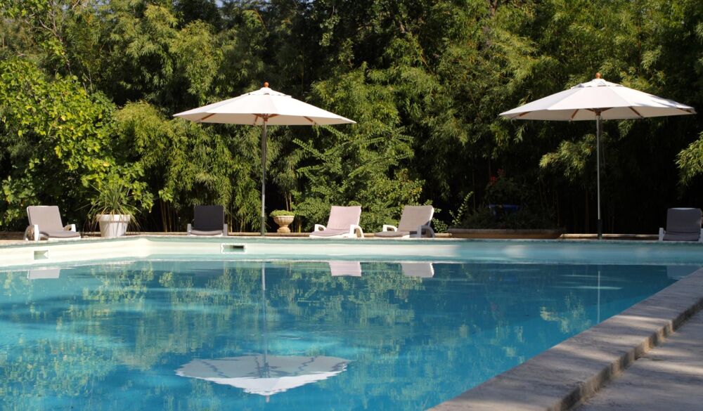 A DECOUVRIR EN EXCLUSIVITE, VERITABLE COUP DE COEUR POUR CE MAS PROVENCAL DU 18 EME SIECLE SITUE A ENTRAIGUES SUR LA SORGUE