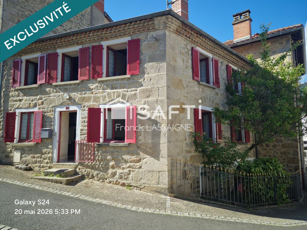 Maison en pierres 2 à 3 chambres.... petite cour