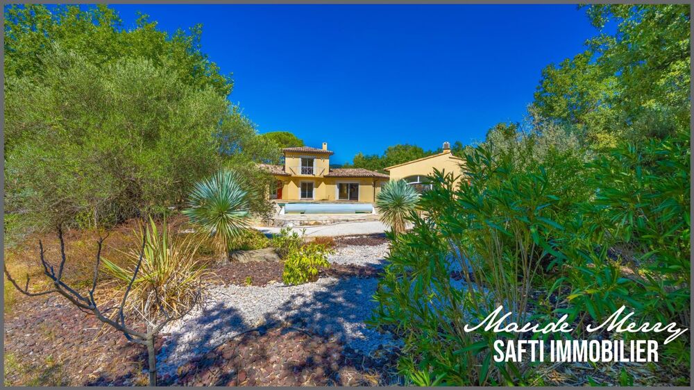 Villa au charme Povençal de 165 m2 - 4 chambres dont 3 au RDC et un bureau - pool house de 55 m2 - piscine - garage avec comble
